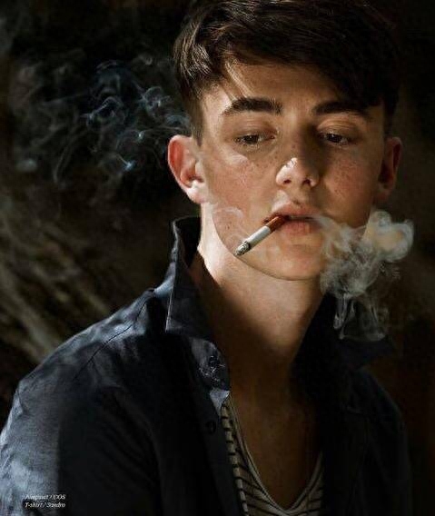 灰森Greyson Chance今日正式公开出柜了！祝福他吧！