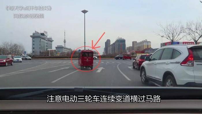 环岛路口到底怎么走，老司机现场演示，一次弄明白，新手很实用