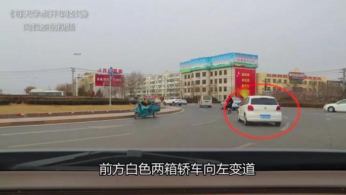 环岛路口到底怎么走，老司机现场演示，一次弄明白，新手很实用