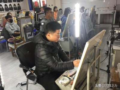 ​被称为国内素描超写实第一人？素描界的“冷军”作品赏析