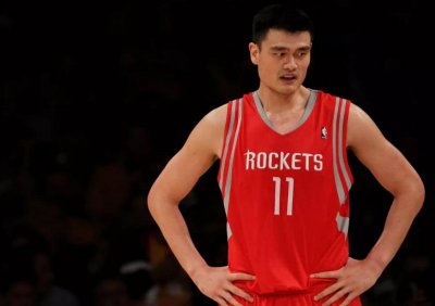 ​姚明在NBA接近一亿美元的工资，实际到手有多少？说出来别不信