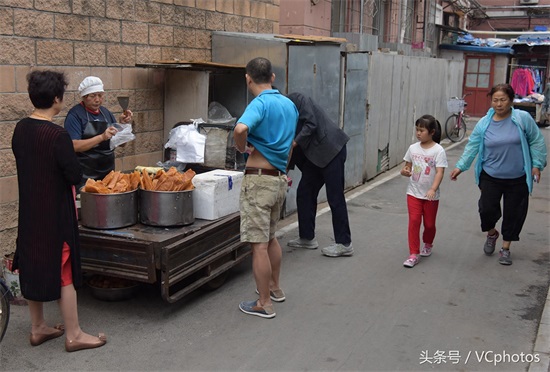 三十年口口相传，白毛煎饼何以成为北京街头的煎饼之王