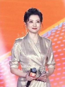 ​周涛：从央视主持人到牡丹奖导演，辉煌人生背后的婚姻秘辛