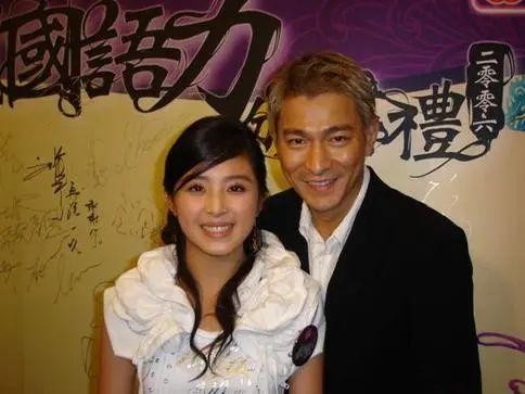 张含韵童年照对比（15岁爆红17岁跌落神坛）(17)