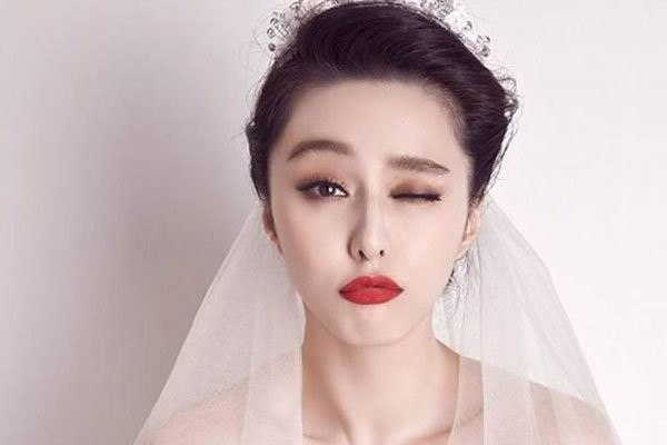 苹果浴室范冰冰9分57秒 删减了只是一个镜头什么都没有