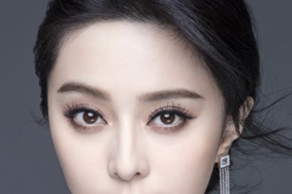 苹果浴室范冰冰9分57秒 删减了只是一个镜头什么都没有