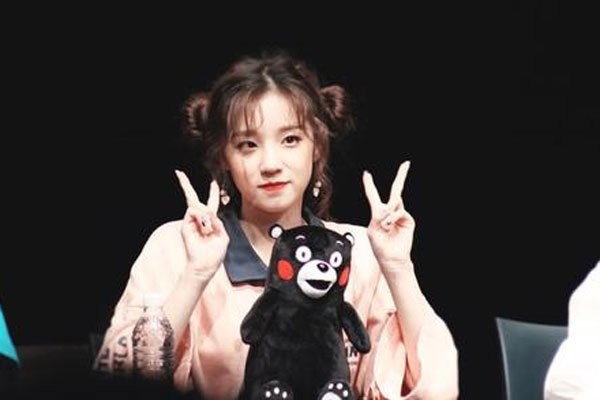 宋雨琦素颜照曝光 就想问用了什么牌子的珍珠粉