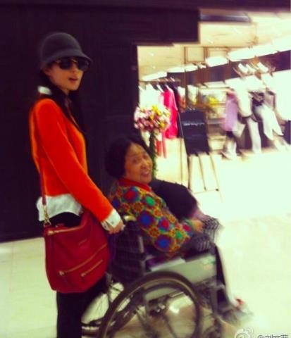 刘亦菲家族照（刘亦菲家基因好神奇）(11)