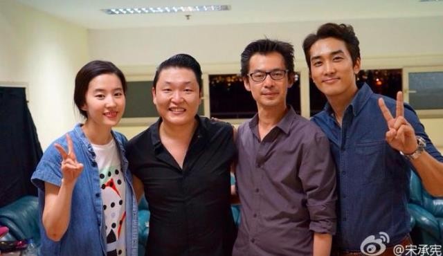 刘亦菲家族照（刘亦菲家基因好神奇）(13)