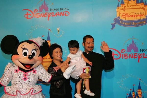 邓婕个人资料家庭背景（和老公张国立结婚数年一直都没有孩子）(2)_