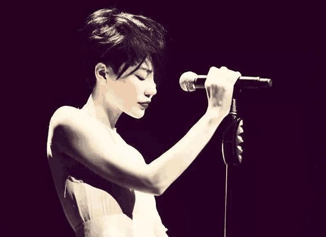 那英性格开朗（那英曾用名苏丙）(1)