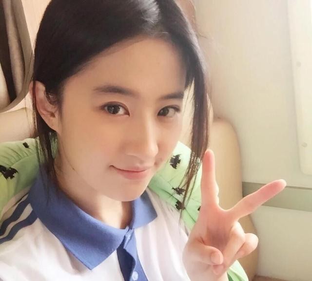 那英性格开朗（那英曾用名苏丙）(3)