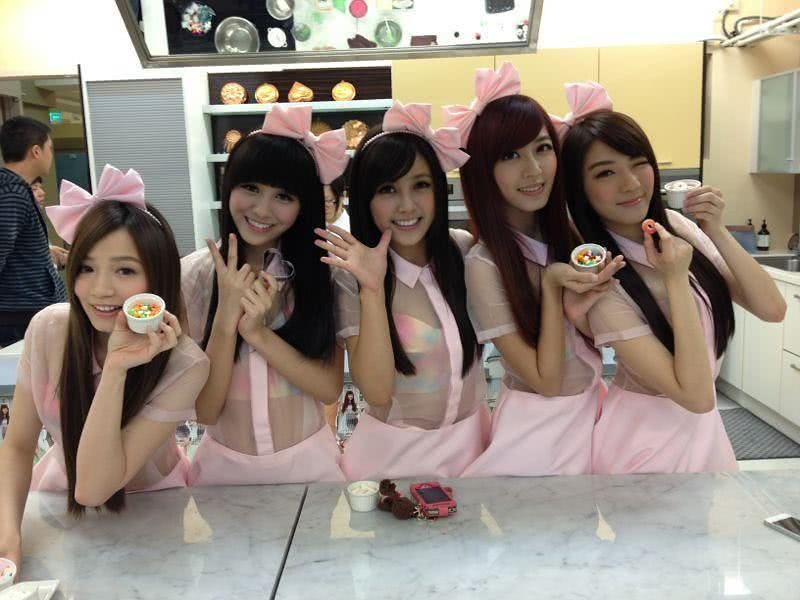 陈庭萱个人资料写真作品