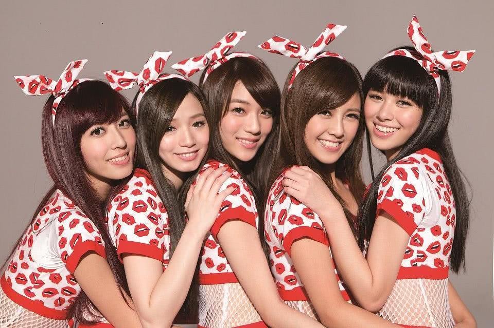 陈庭萱个人资料写真作品