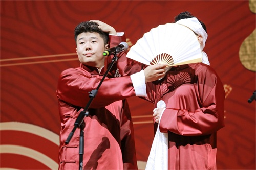 孟鹤堂玫瑰园长跪不起,孟鹤堂疼得站不住