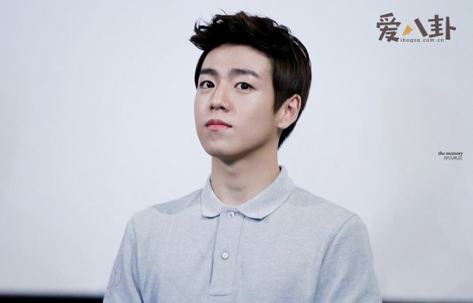 李玹雨朴宝剑对比照好像 两人犹如双胞胎