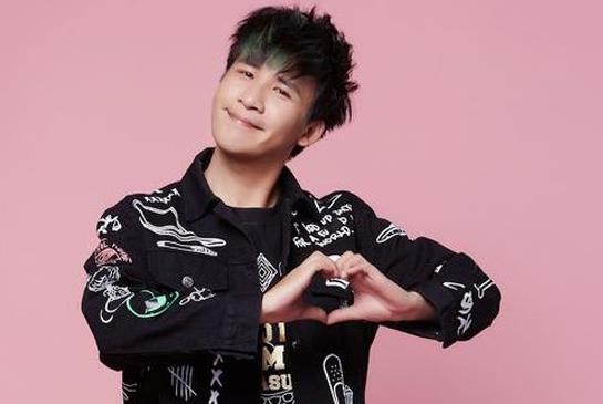 大张伟的老婆叫什么名字?娶了经纪人的明星