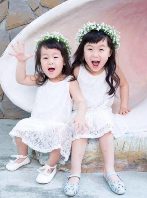 唐志中老婆小咪(唐志中庆结婚六周年咪妈身材好)