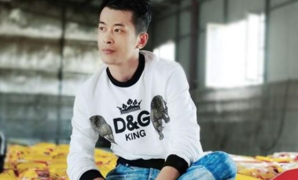 辛巴几个孩子 网曝辛巴在初瑞雪前结过婚还有孩子