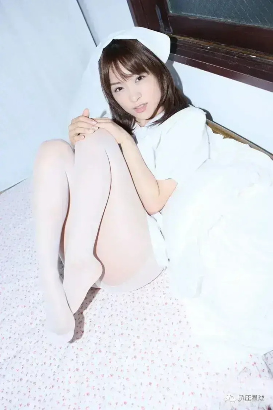 硬盘女神朝美穗香美图分享，才艺比肩苍老师！