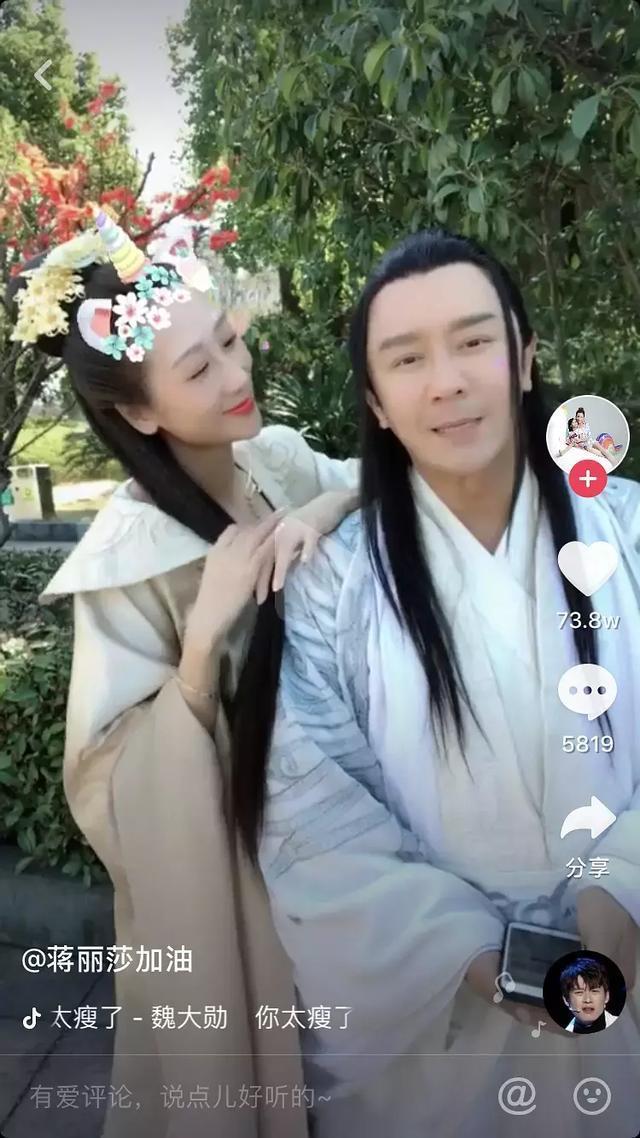 陈浩民近照不敢认，满脸油腻鼻子太大，网友：滤镜还这么老相