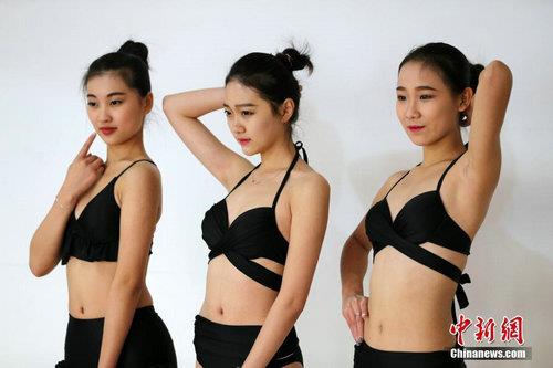 高三女生艺考现场泳装图 上戏艺考女生形体现场实拍