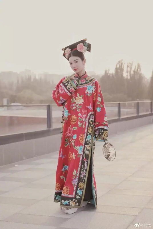 黄奕红色簪花清装写真（唯美古风美女照片）