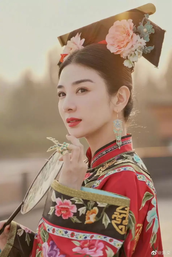 黄奕红色簪花清装写真（唯美古风美女照片）