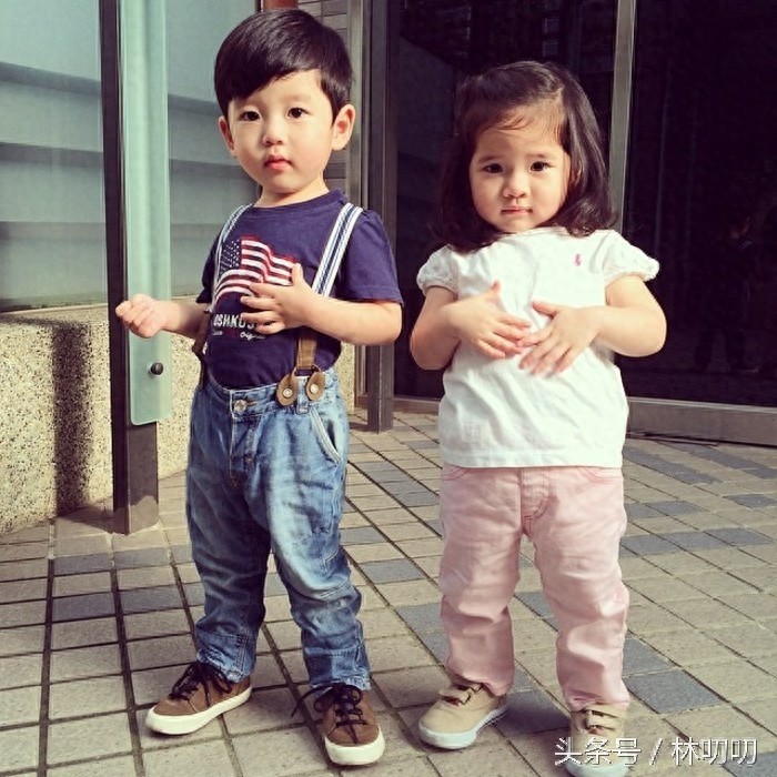 超萌超可爱的龙凤胎,看完心都融化了