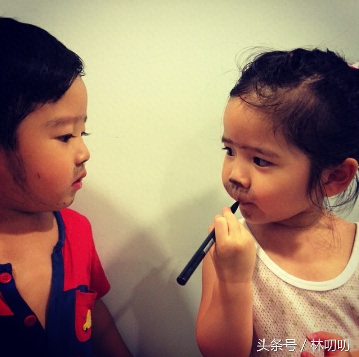 超萌超可爱的龙凤胎,看完心都融化了