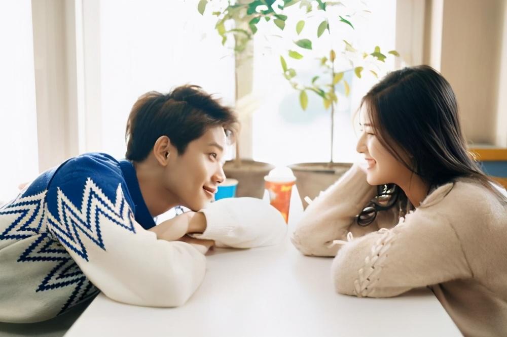 从95花扛把子到被热搜败掉路人缘，赵露思的问题出在哪？