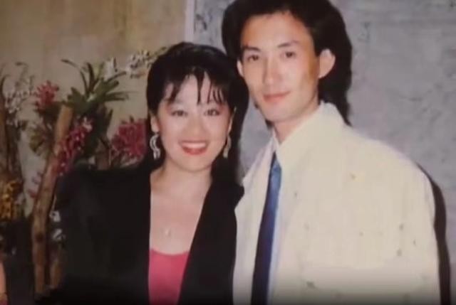 王王姬现任老公图片（姬丈夫高峰抛下一切远赴美国求爱）