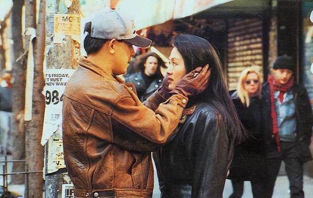 王王姬现任老公图片（姬丈夫高峰抛下一切远赴美国求爱）