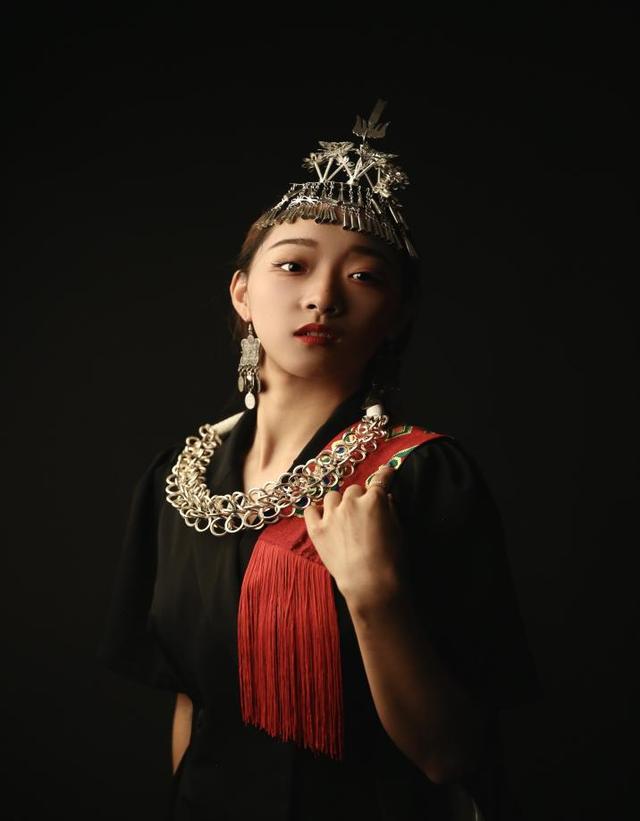 歌唱祖国集体舞完整版手势舞（喜迎国庆祝福祖国）(1)