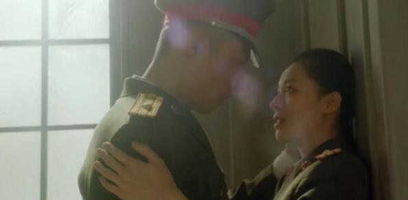 王牌部队高粱和谁在一起了