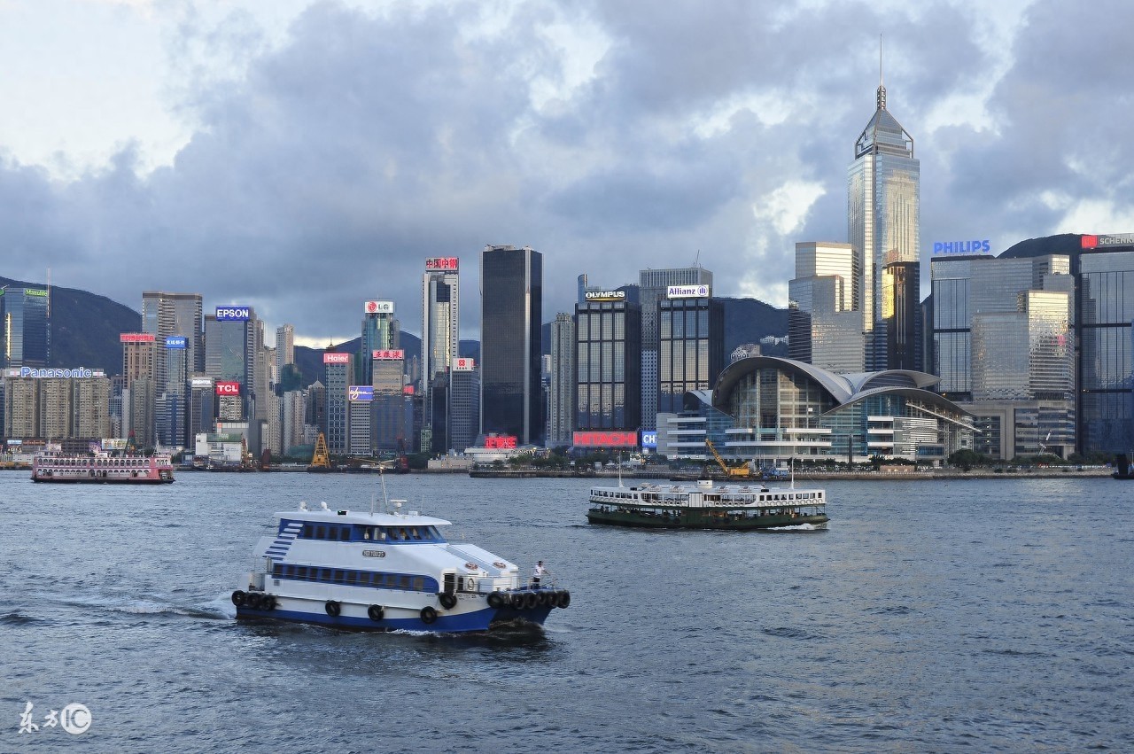 七子之歌中的“七子”是指这7个地区，但有一个还没回归