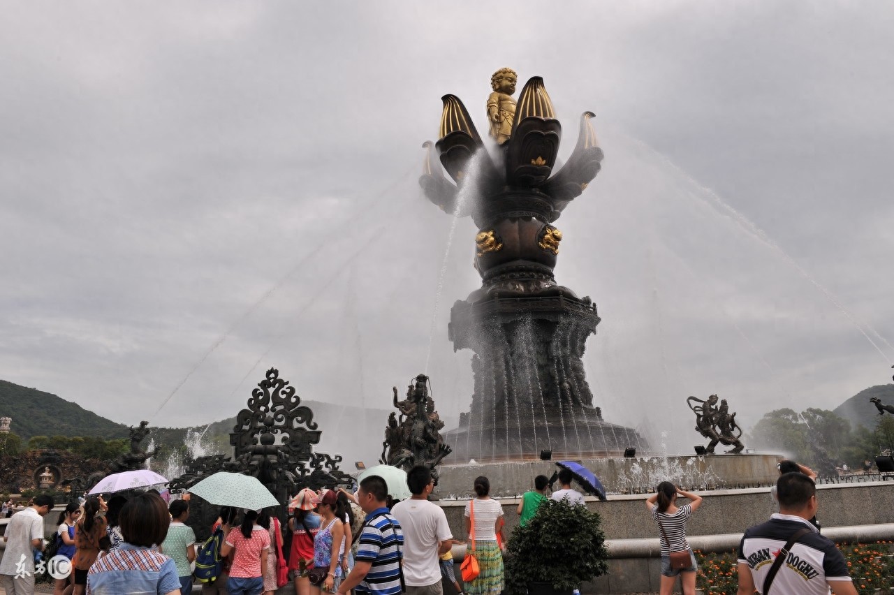 七子之歌中的“七子”是指这7个地区，但有一个还没回归