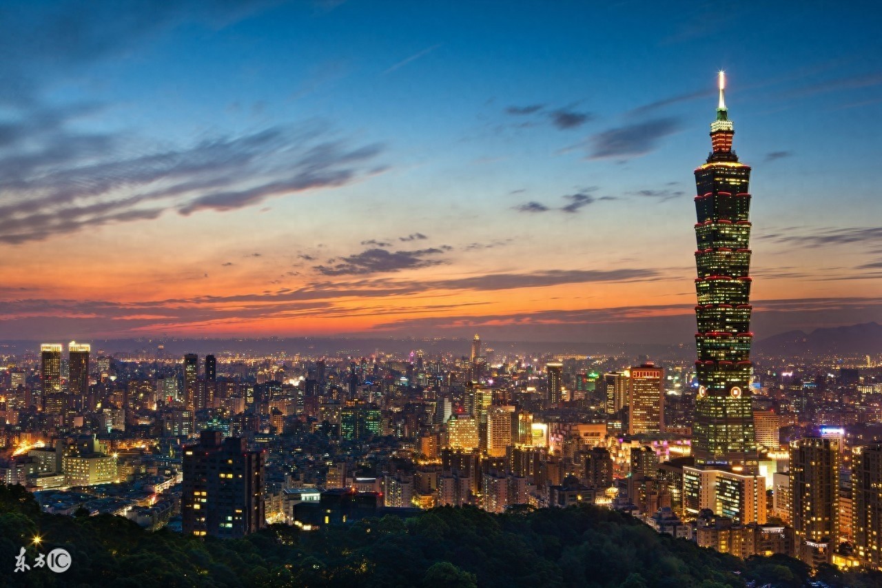 七子之歌中的“七子”是指这7个地区，但有一个还没回归