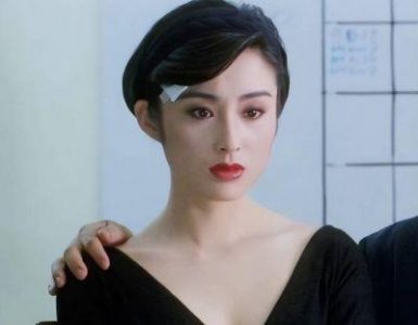 ​52岁张敏现状曝光：皮肤白皙眼角含笑，曾被传离婚后复出养家？