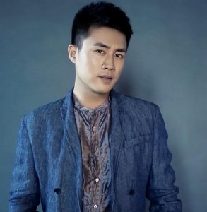 ​杜淳妻子晒结婚照，称有了蛋饺变胖了，公开向杜淳说情话