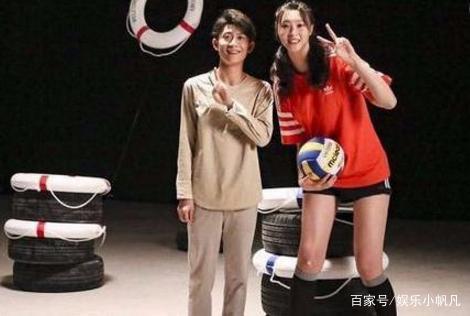 张一山跟惠若琪拍照,一米八的身高被碾压,惠若琪:这真的不怪我