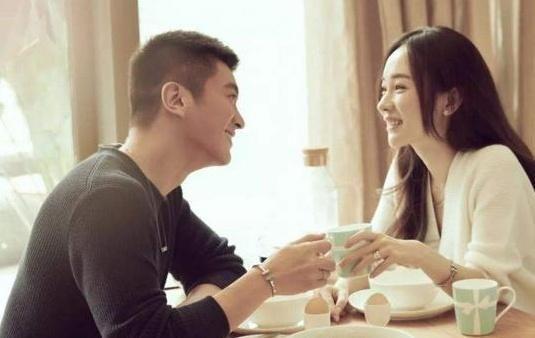 霍思燕儿子嗯哼近照曝光:越长越帅,还会体贴疼人,颜值直逼杜江