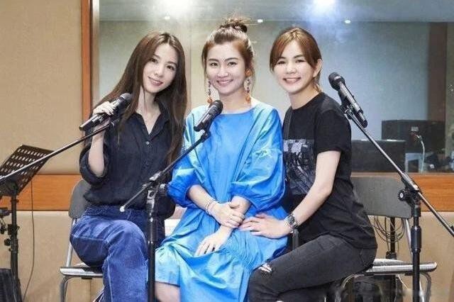 she的组合成员名字 she组合单飞解散的原因