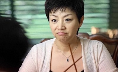 ​北京美女王博谷：嫁小7岁演员巴图，婚后生两子，风光背后有心酸