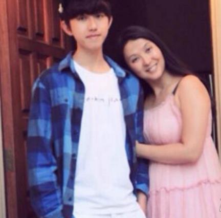 蔡徐坤的爸爸蔡德华干什么的 蔡徐坤的家庭背景