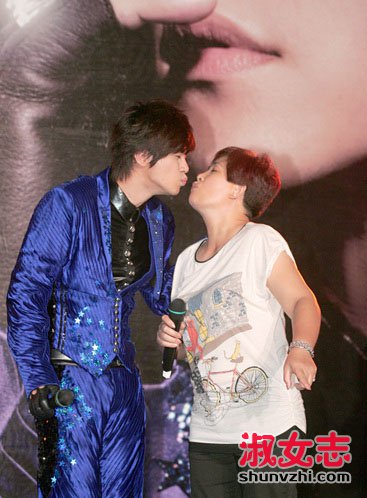 罗志祥招来“恋母癖”的非议 罗志祥招来“恋母癖”的非议