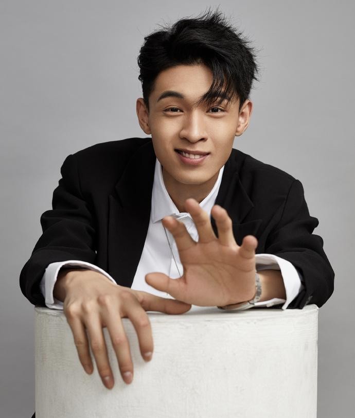 秦霄贤的家境背景(德云社第一帅秦霄贤)