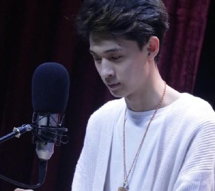 秦霄贤的家境背景(德云社第一帅秦霄贤)