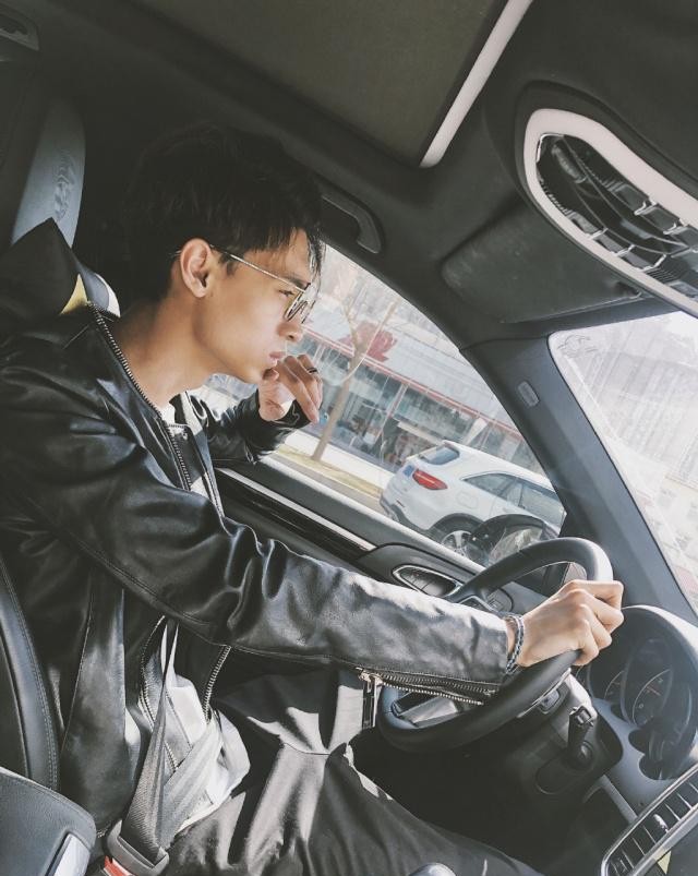 秦霄贤的家境背景(德云社第一帅秦霄贤)