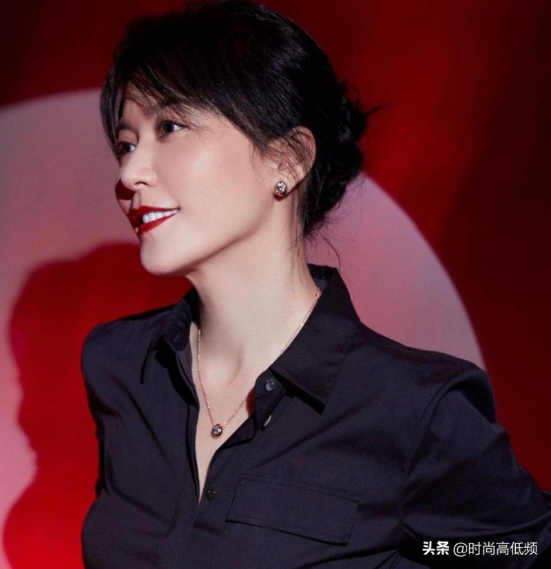 这些女明星年过40依然很美(看看她们就知道怎么穿搭了)